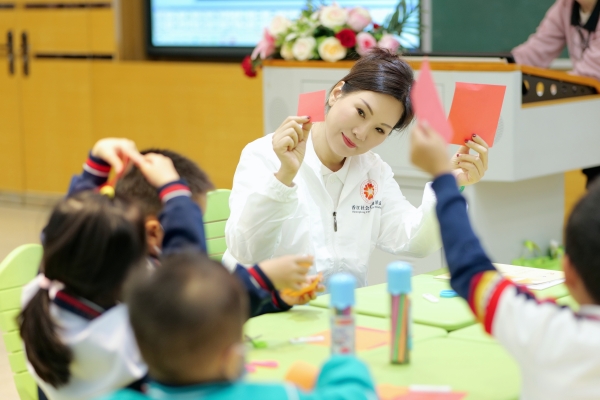 1710397325443539.jpg 翟美卿互动_副本.jpg//